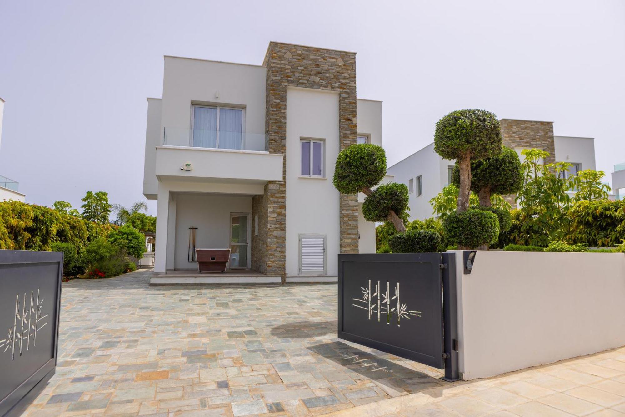 Green Heaven Villa 3 โปรทาราส ภายนอก รูปภาพ