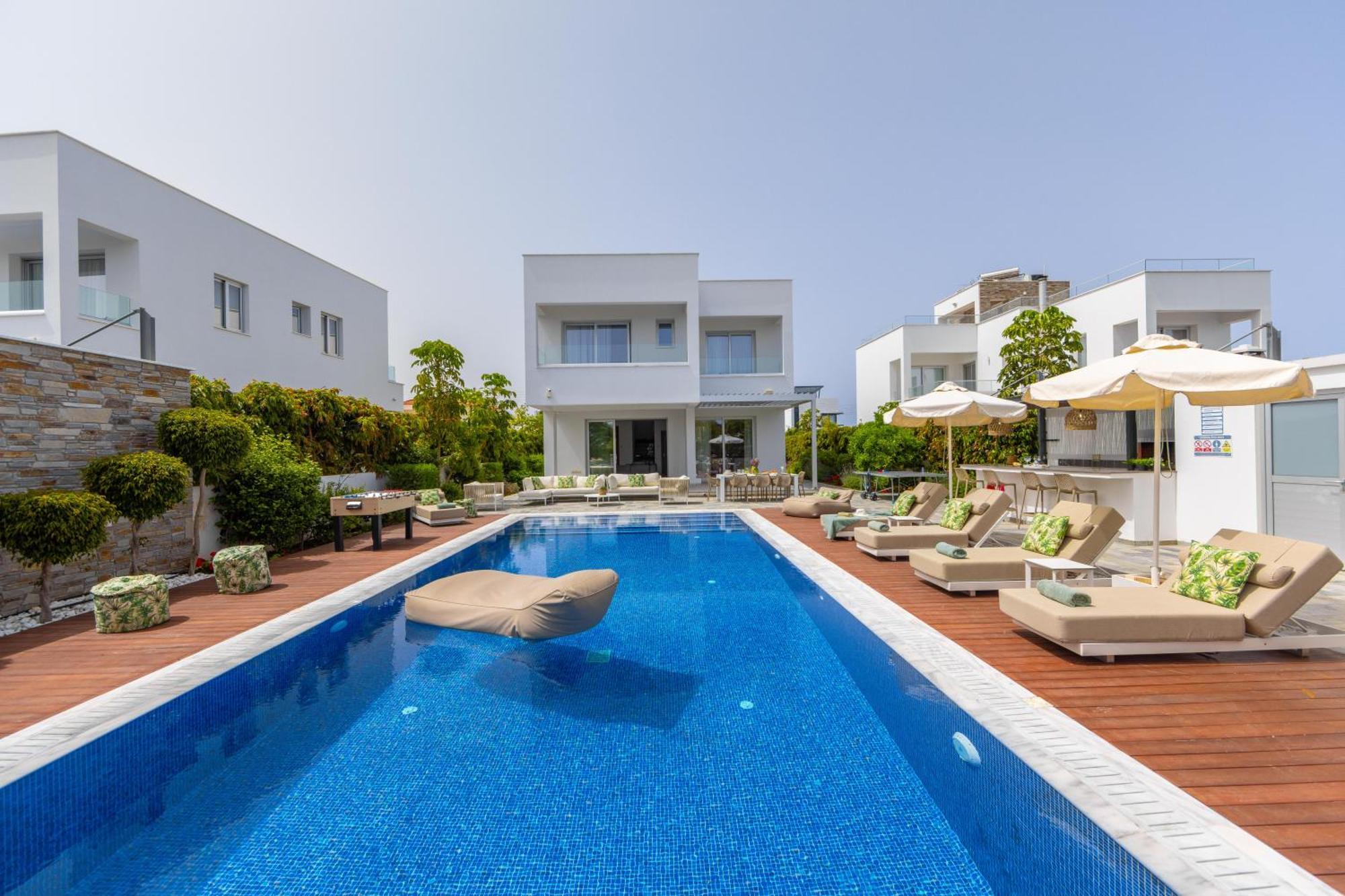 Green Heaven Villa 3 โปรทาราส ภายนอก รูปภาพ
