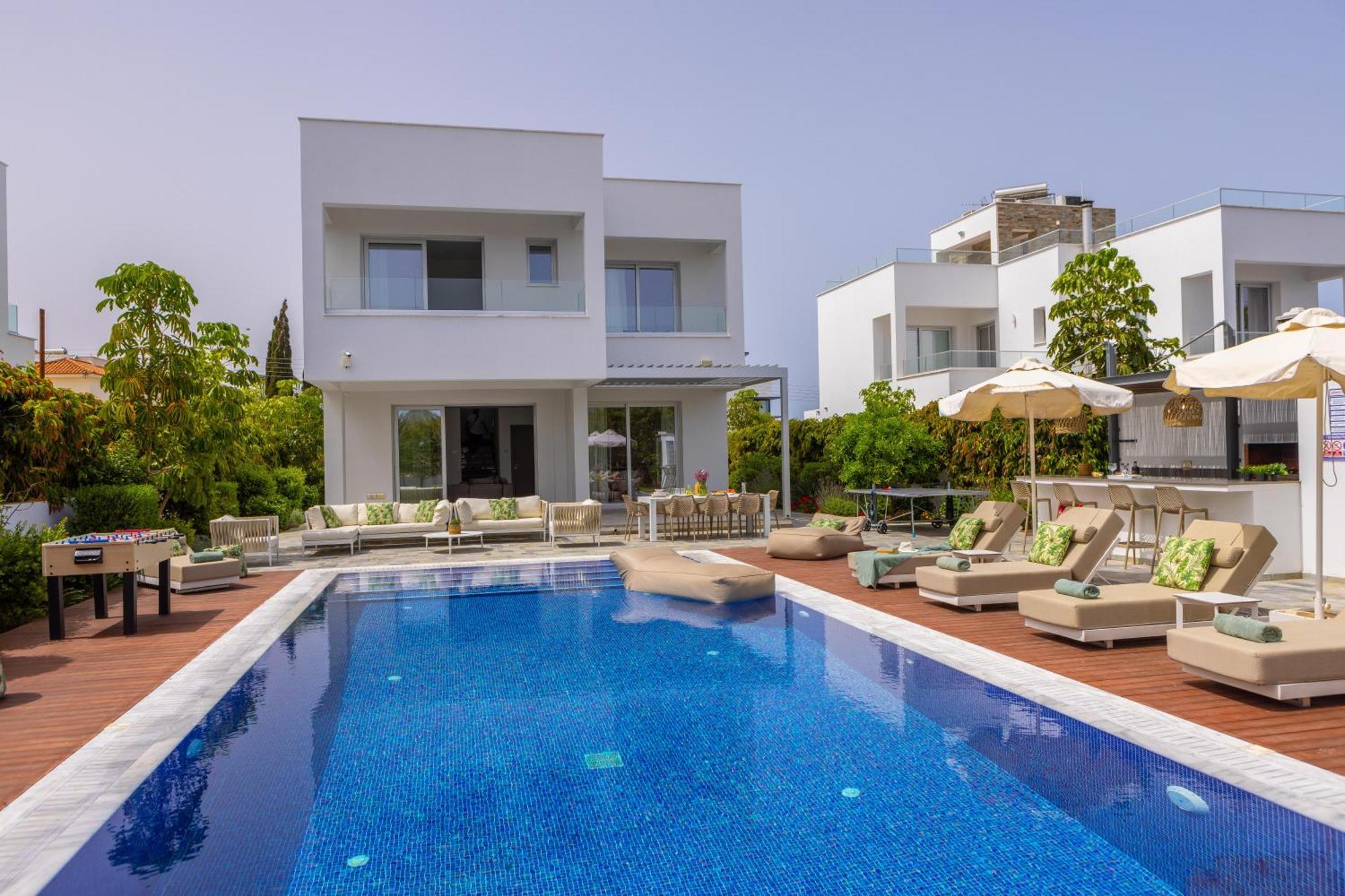 Green Heaven Villa 3 โปรทาราส ภายนอก รูปภาพ